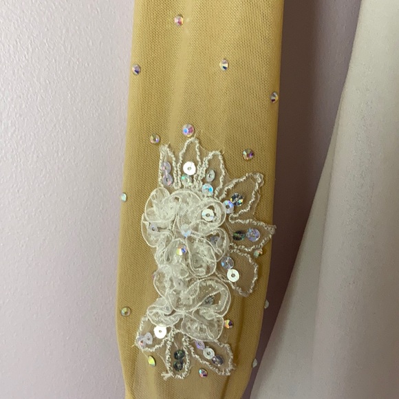 Figure skating dress - Picture 2 of 3